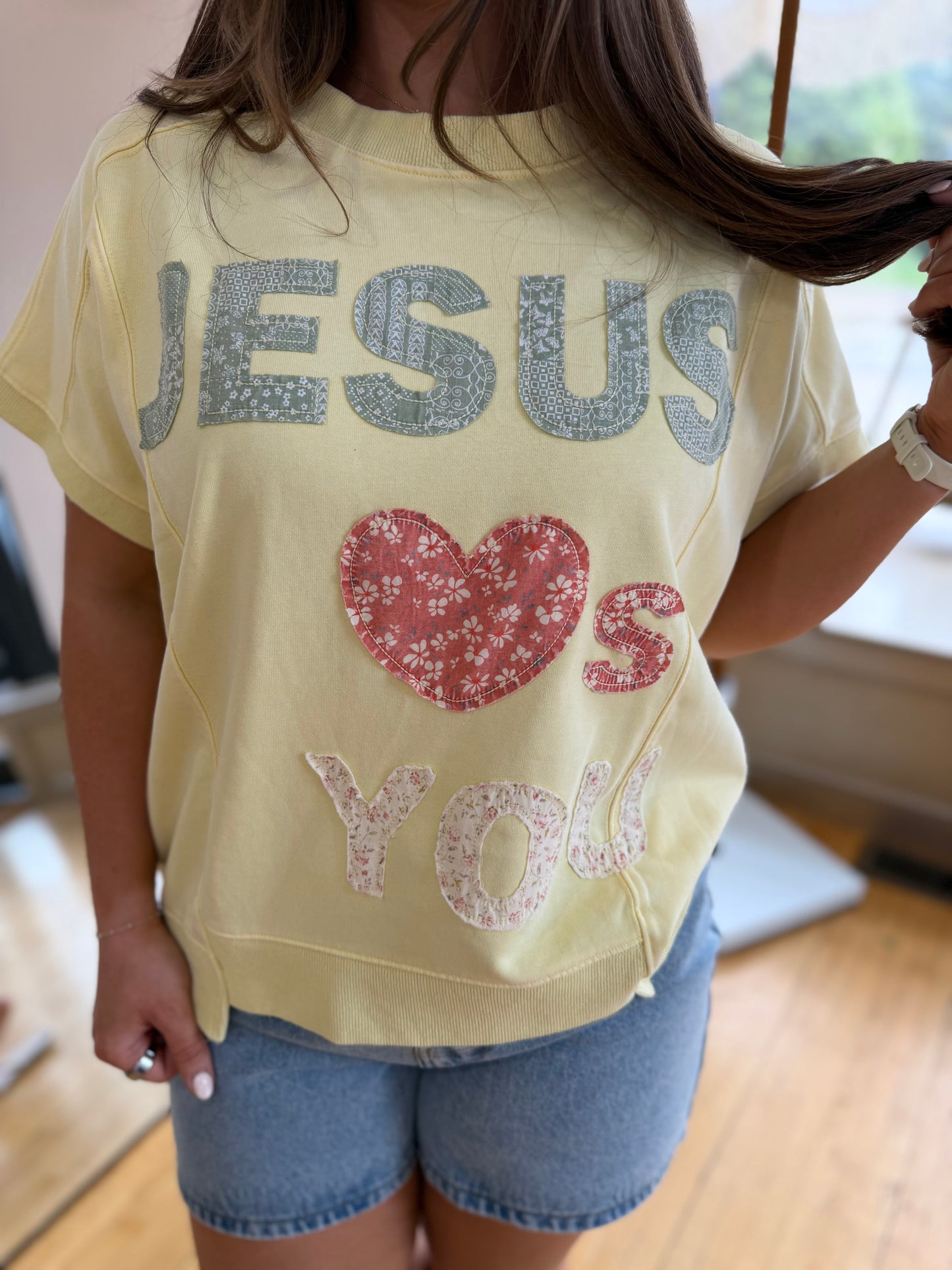 Jesus <3's You Top