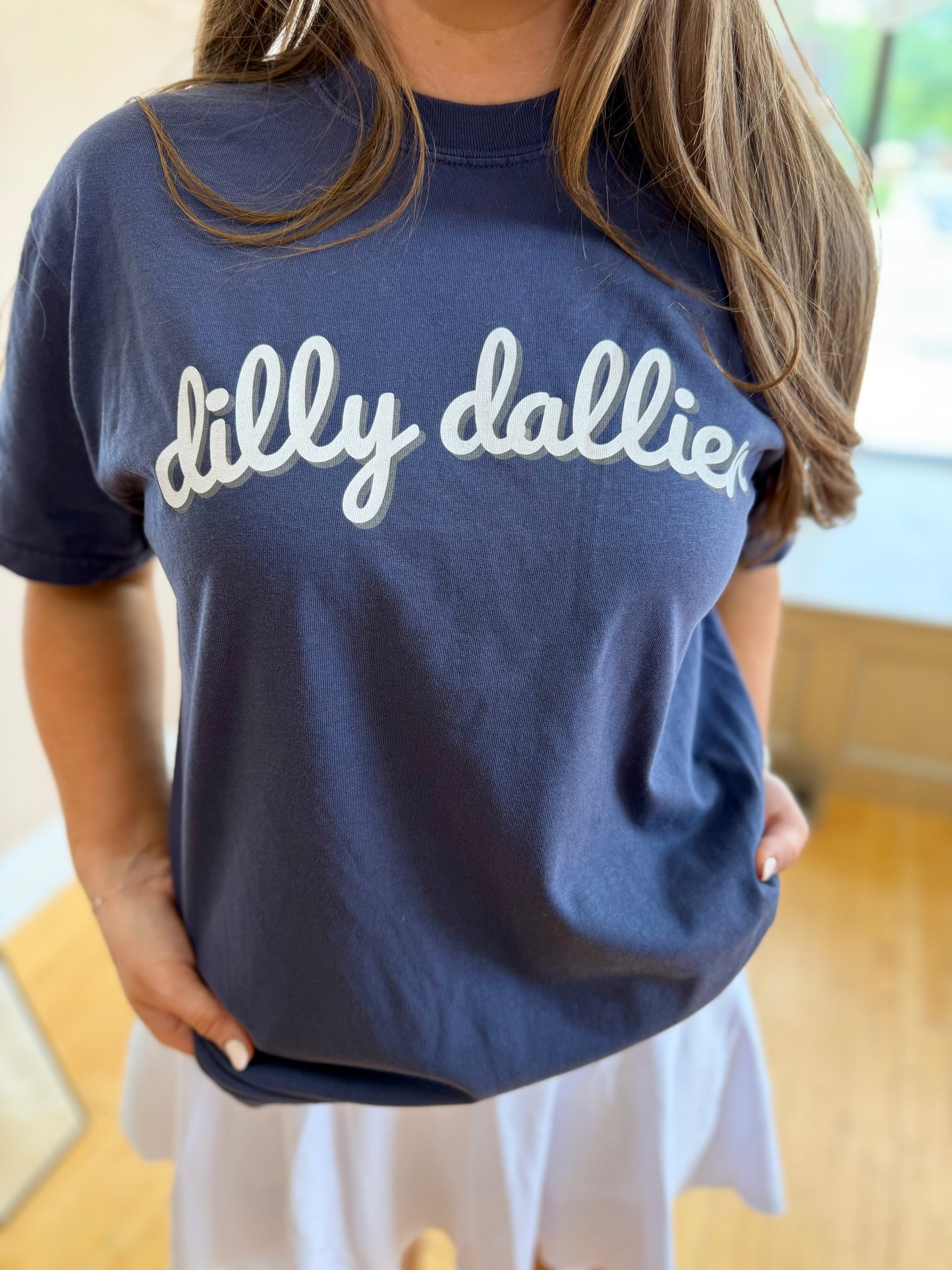 Dilly Dallier Tee