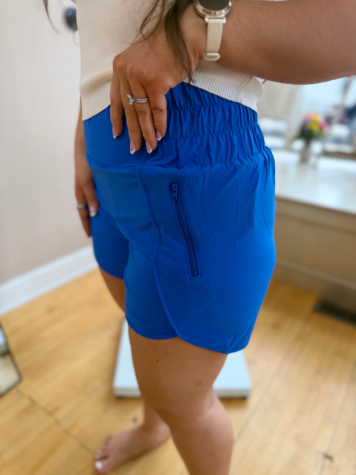 Contour Active Shorts