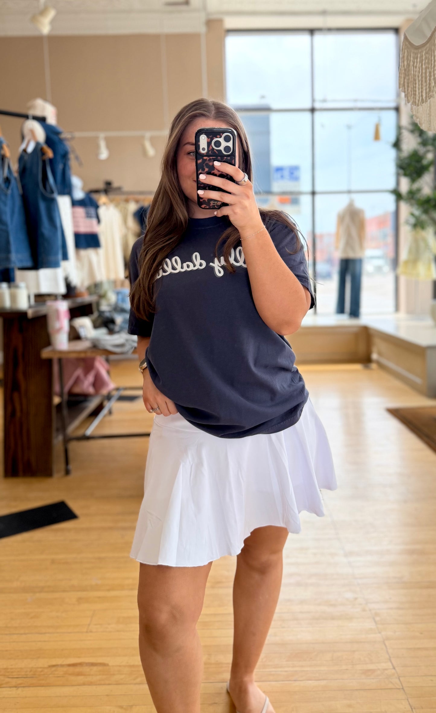Dilly Dallier Tee